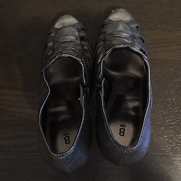 Heels - Picture 3 of 7